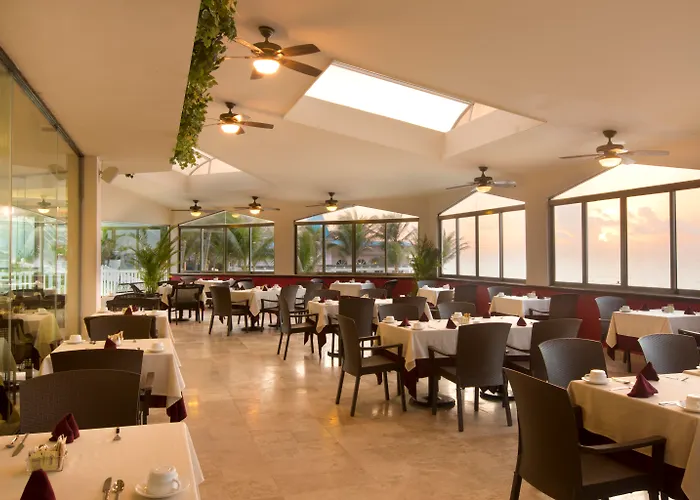 Golden Parnassus Resort & Spa (Adults Only)